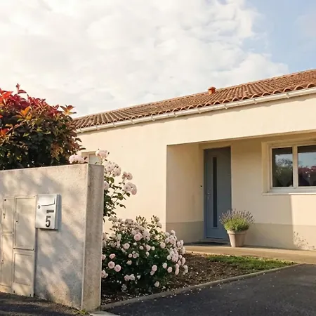 Maison 6 Personnes Jardin Calme D'olonne Hébergement de vacances *